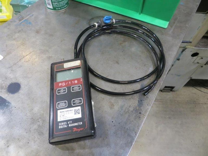 Dwyer Series 477 Digital Manometer- Auction Item