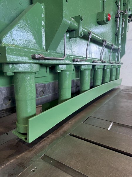 6' X 3/4" PACIFIC HYDRAULIC PLATE SHEAR. STOCK # 0665625