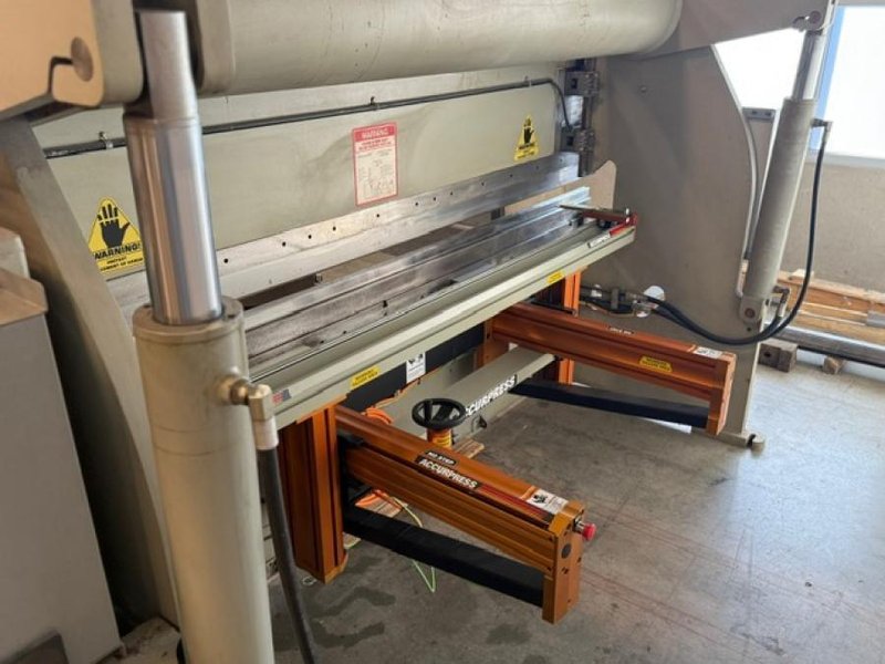 1997 Accurpress 710010 Hydraulic Press Brake (#5901)
