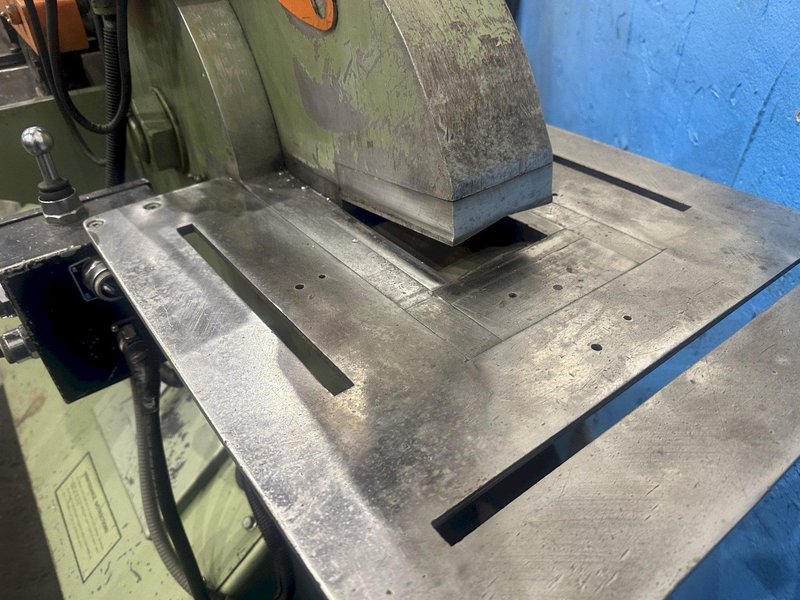 140  TON PIRANHA MODEL #PII-140  HYDRAULIC IRONWORKER: STOCK #77377