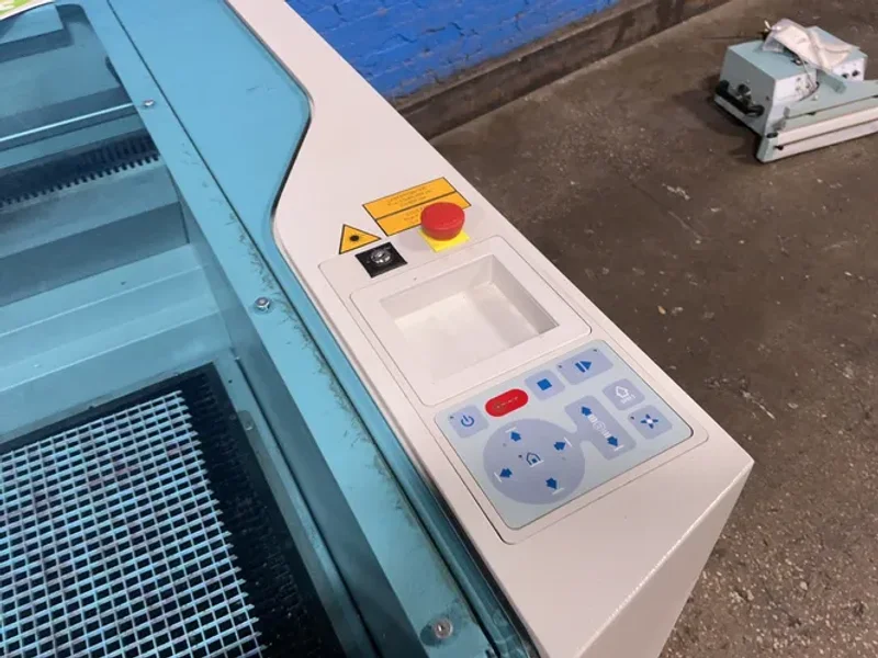TROTEC LASER ENGRAVING MACHINE   -  SPEEDY 400