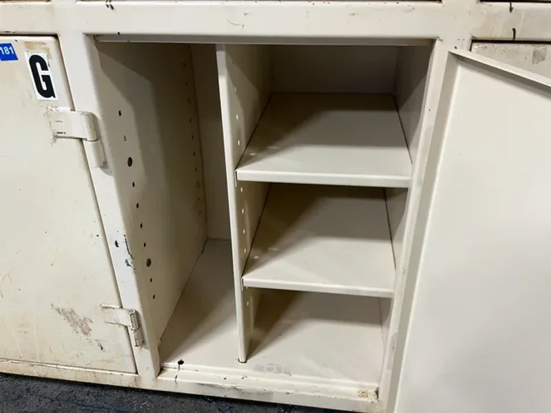STRONG HOLD 10 DOORS LOCKERS
