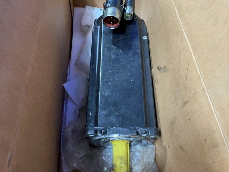 Allen-bradley 4500 Rpm Servo Motor - Mpm-b1652f-mj74aa