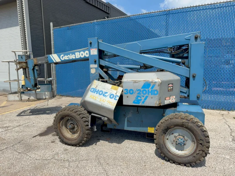 GENIE 500 LBS BOOM LIFT  -  BOOM Z-30/20HD