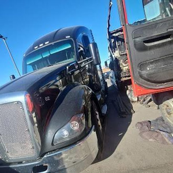 Kenworth T680 Sleeper Truck, 2019