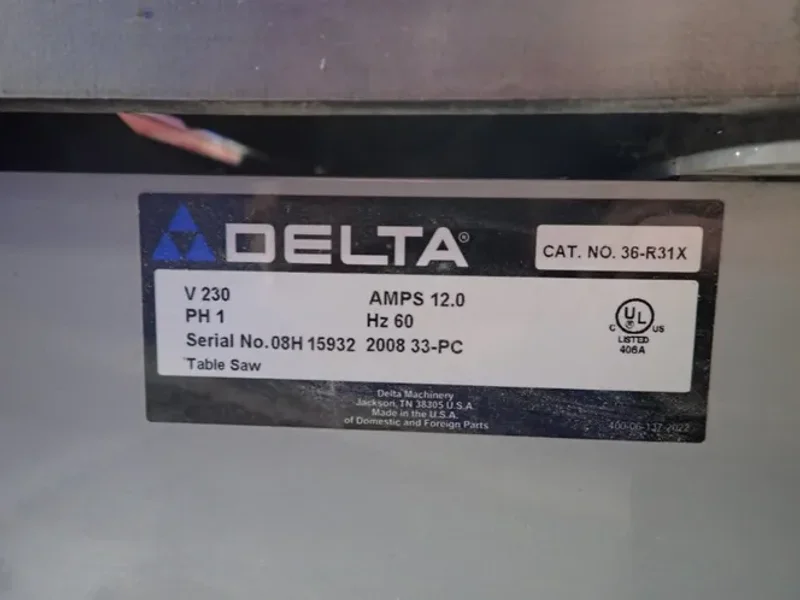 DELTA 40" X 27" TABLE SAW   -  36-R31X