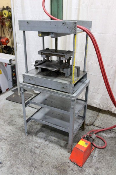 2 TON CUSTOM PNEUMATIC 4 POST PRESS: STOCK #69324