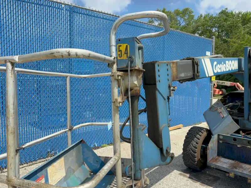 GENIE 500 LBS BOOM LIFT  -  BOOM Z-30/20HD