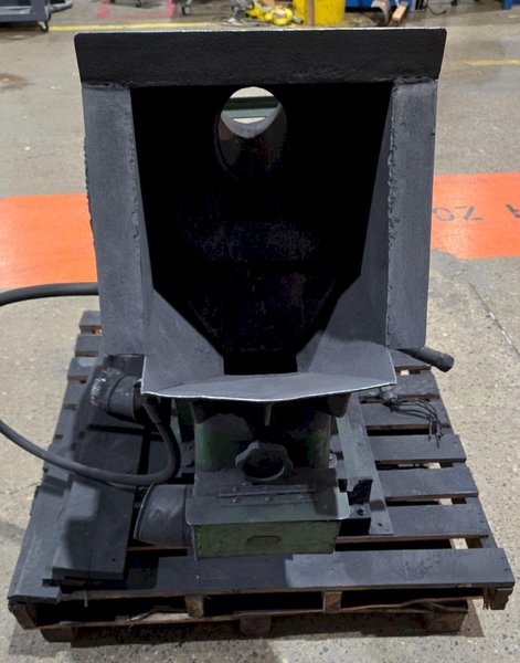 GARDNER DENVER M7037T MODEL HAMMER MILL 2HP 230/480V USED