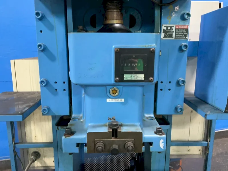 WASINO ENGINEERING 450 KN GAP FRAME PRESS  -  PUX45AD