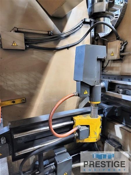Cincinnati 350AF 350 Ton x 12&#039;  3-Axis CNC Press Brake With 2010  PC Based Control Upgrade