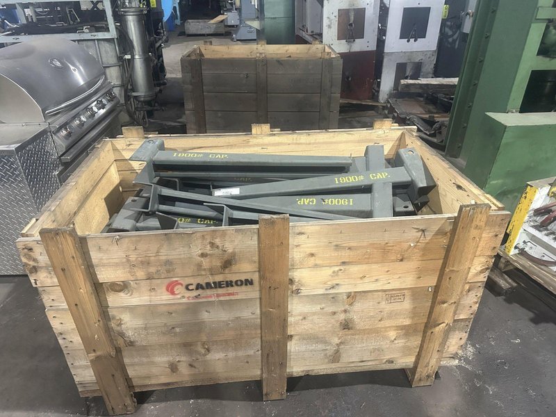 (12) 12&#039; HIGH ADJUSTABLE CANTILEVERED STORAGE RACKING: UPRIGHTS &amp; ARMS: STOCK #21237