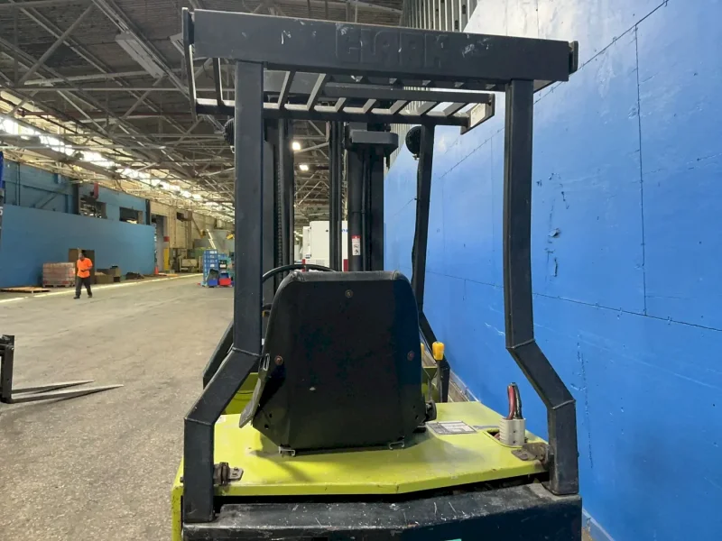 CLARK EQUIPMENT 2350 LBS ELECTRIC FORKLIFT  -  TM12