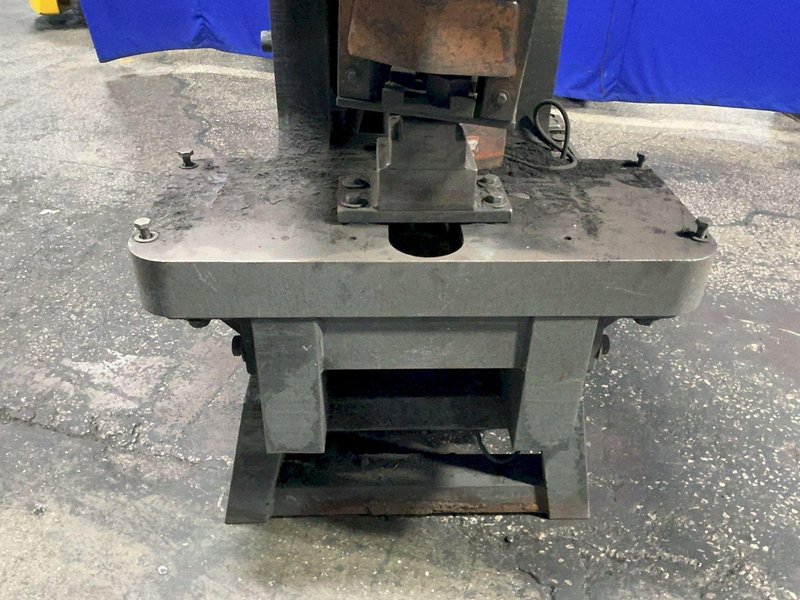 HMI 17” X 39” IRONWORKER  -  90-31