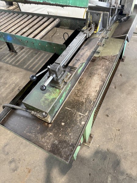 9" X 16" DOALL C-916 HORIZONTAL BANDSAW W/ 10' X 18" CONVEYOR. STOCK # 0112526.