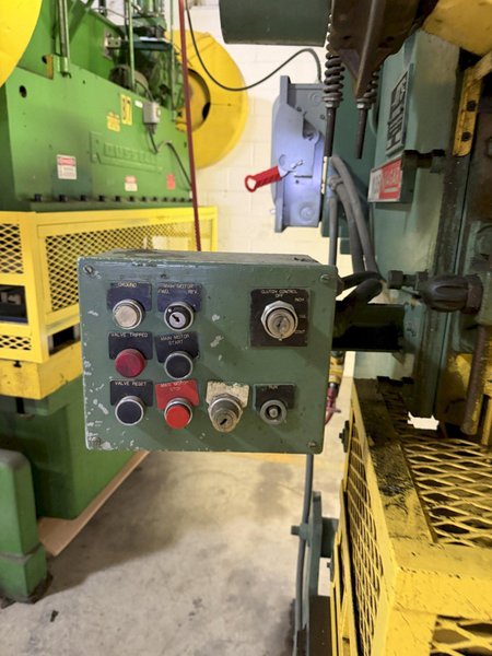 35 TON NIAGARA A-35 OBI FLYWHEEL SINGLE CRANK PUNCH PRESS. STOCK # 0759926