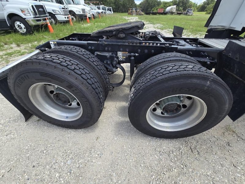 2023 Peterbilt 579 1XPBD49X7PD871368