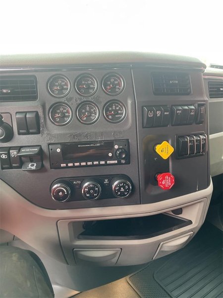 2022 Peterbilt 579 1XPBD49X4ND781737