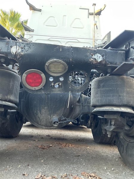 2019 Freightliner Cascadia 1FUJHHDR5KLKM7237