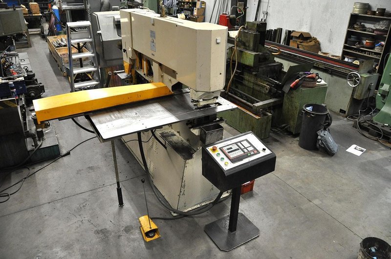 Geka Hydracrop SD - 100 ton CNC