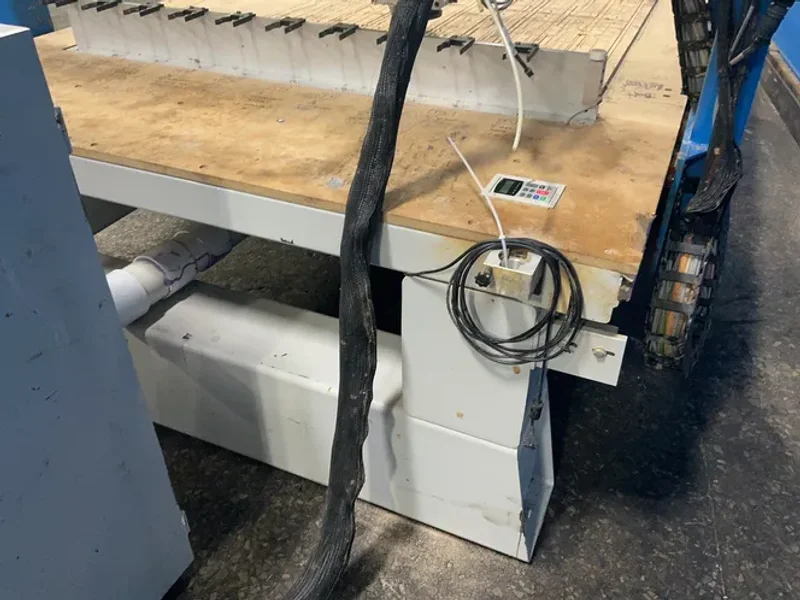 SHOP SABRE 60” X 126” CNC ROUTER MACHINE   -  IS 510