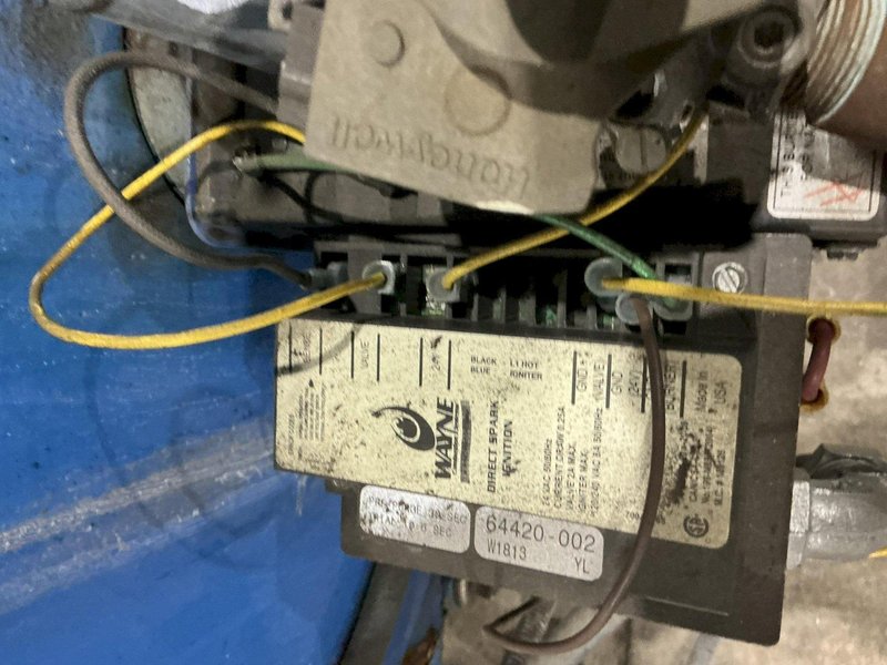 EQUIPMENT MANUFACTURING CORPORATION (EMC) WATER HEATER: YOBRO #24946