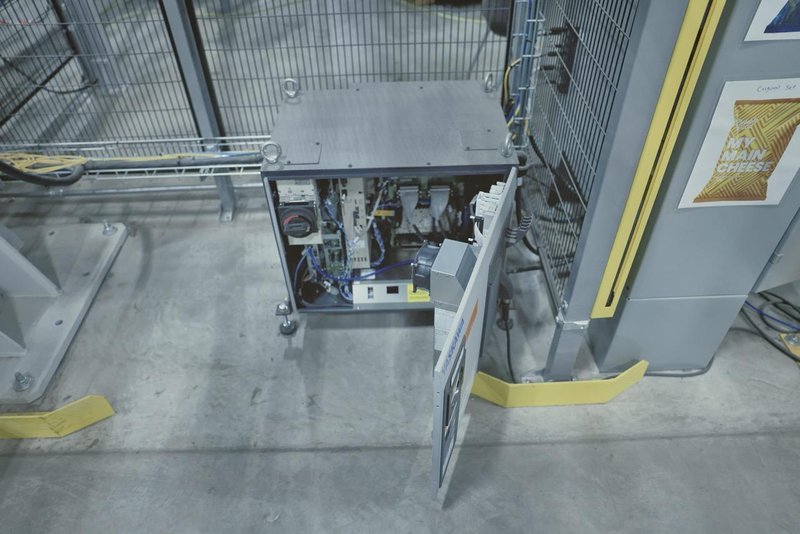 Yaskawa Motoman GP25-12 Robots (6) – YRC1000 Controllers, Mech-Mind 3D Vision, Bin Picking, Integrated Safety Cells, 2022