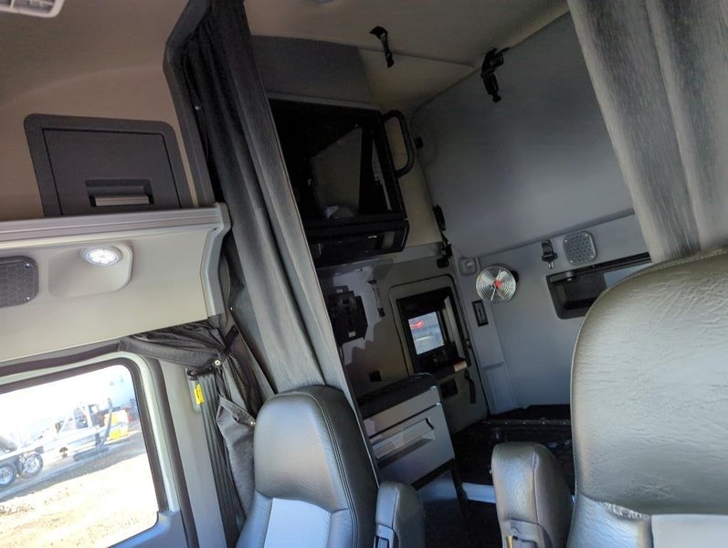 2023 Mack Anthem 1M1AN4GY9PM033963