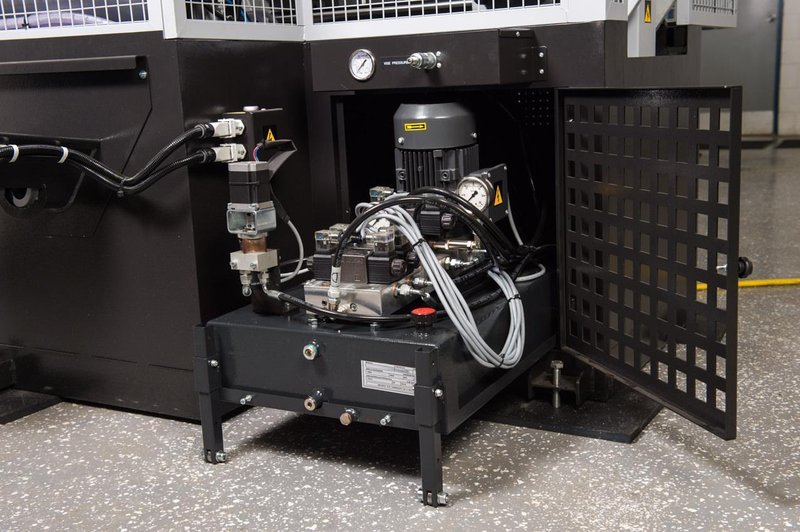 NEW 9" x 9" HYD-MECH H-230A HORIZONTAL BAND SAW
