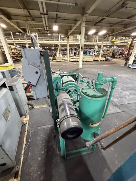 SULLIVAN PALATEK 30 HP ROTARY SCREW COMPRESSOR WITH ONLY 969 HOURS ON THE COUNTER.