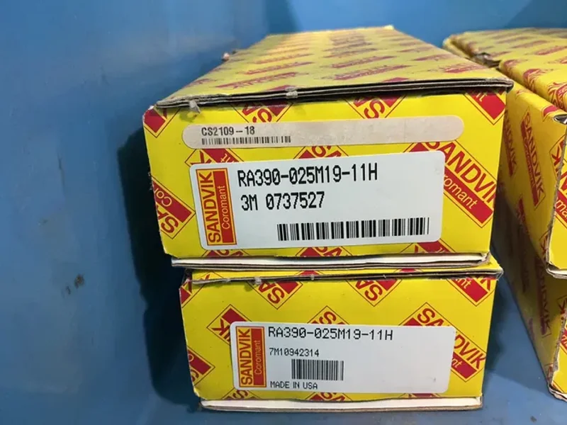 Sandvik Coromant Indexable Milling Cutters, Toolholders