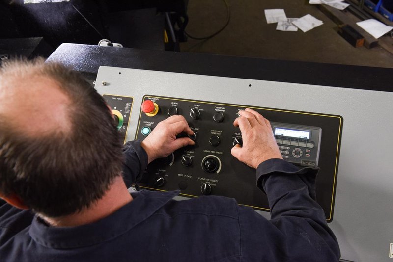 NEW 40"H x 40"W HYD-MECH H-40/60 HORIZONTAL BAND SAW