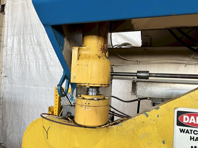 55 TON X 8' DI-ACRO 55-8 HYDRA-POWER PRESS BRAKE W/ AUTOMEC PC-800 CONTROLLER. STOCK # 0951523