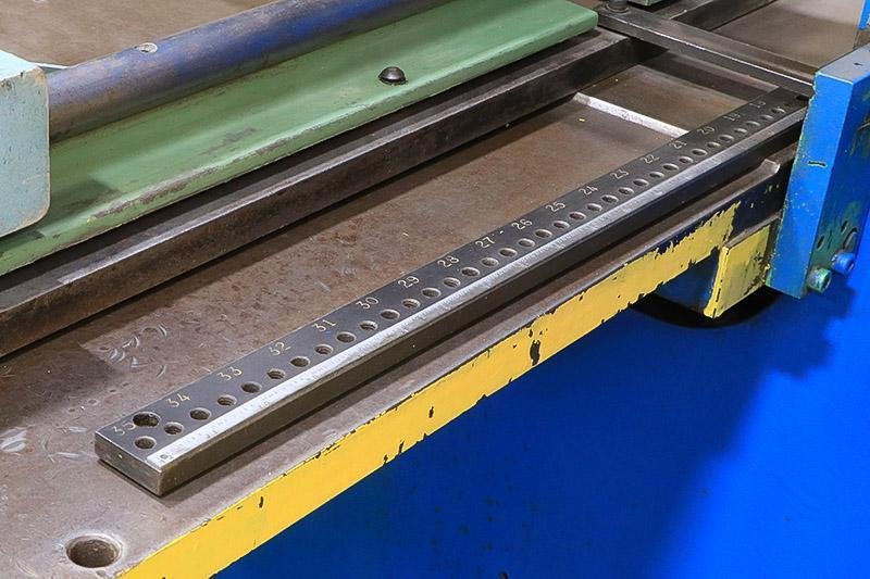 30 TON STRIPPIT SEMI-AUTOMATIC FABRICATOR  MODEL SUPER 30/30