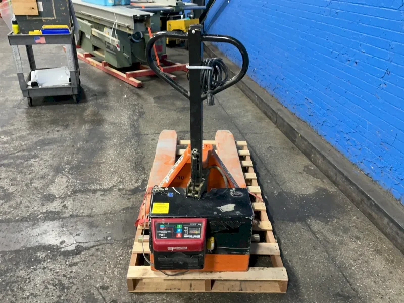 PRESTO 2200 LBS ELECTRIC PALLET JACK  -  PSL-22/27-E