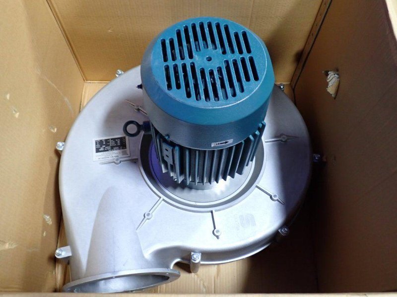 CENTRIFUGAL FAN