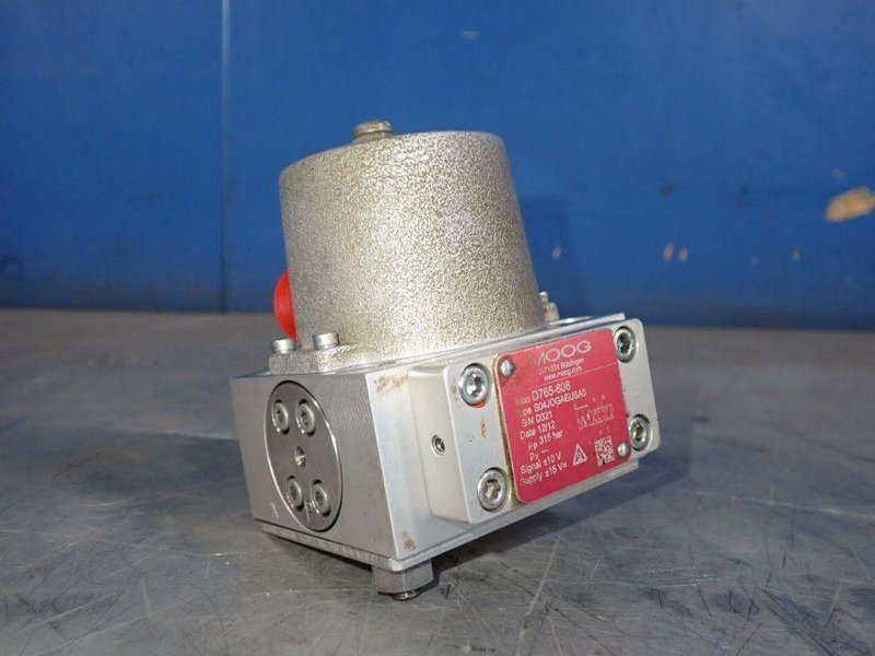 PERFECTION SERVO/MOOG VALVE  -  D765-606