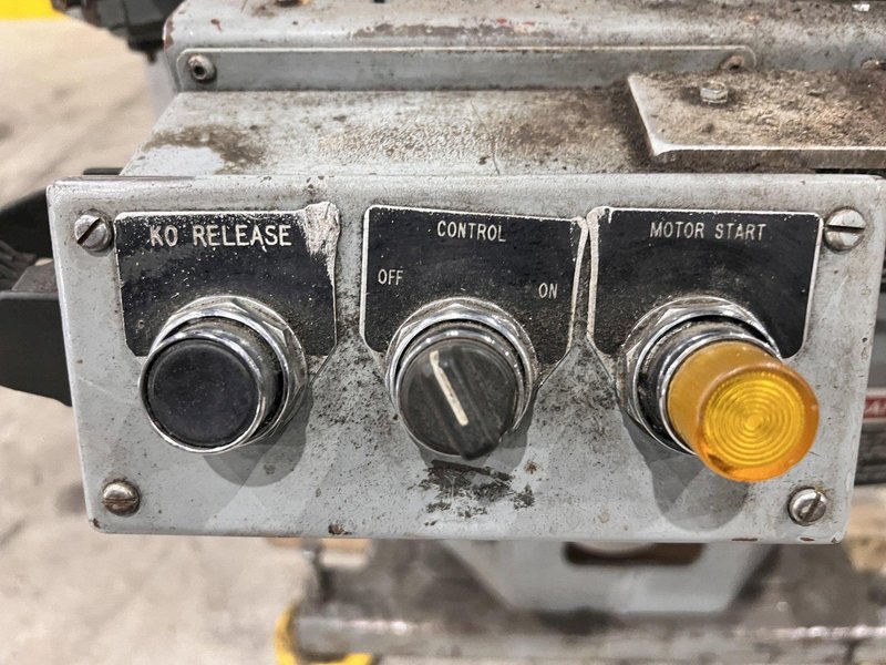 80 TON NEWBURY MODEL #V580BRS INJECTION MOLDER: STOCK #20099