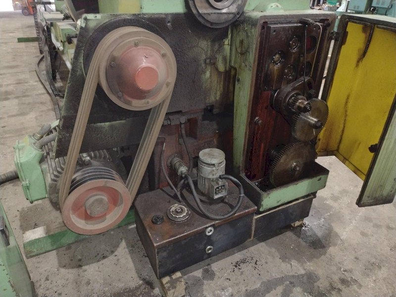 42" X 288" TOS CELAKOVICE MODEL #SU100 ENGINE LATHE WITH 4-1/8" HOLE AND METRIC THREADING: STOCK 15151