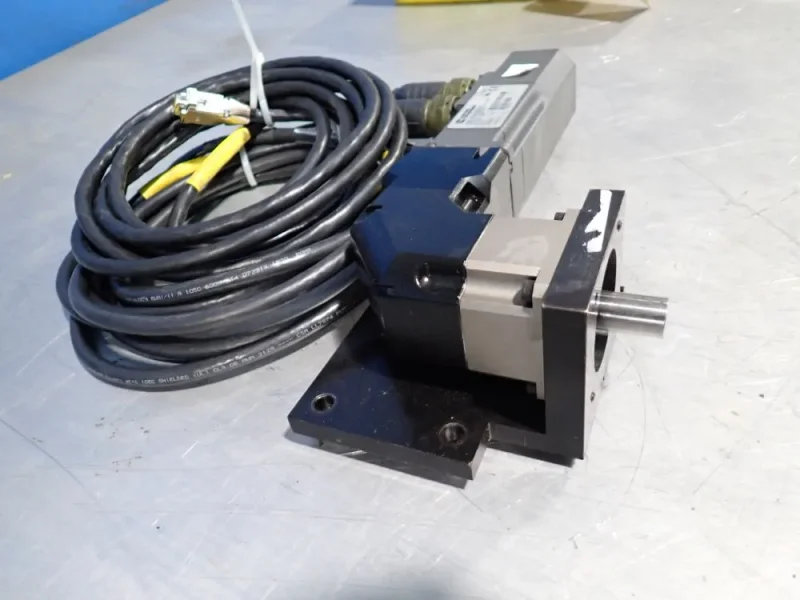 CONTROL TECHNIQUES 0.7 KW SERVO MOTOR  -  NTE-212-CONS-0000