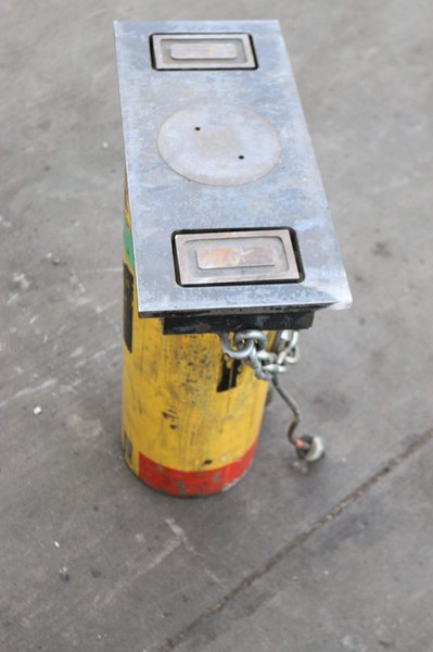 150 TON ENERPAC MODEL #RR 15013 HYDRAULIC JACK: STOCK 70191