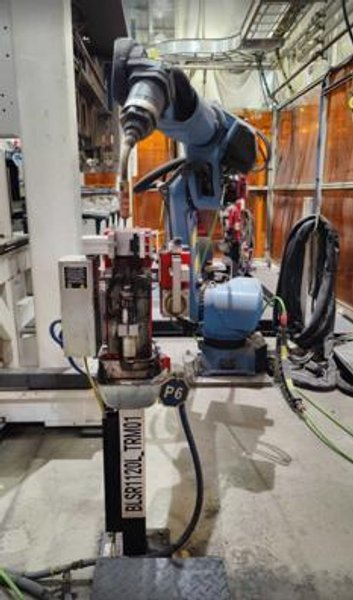 Fanuc ArcMate 120iD Robot Welder + R-30iB Plus + Fronius TPS 400i Welding System