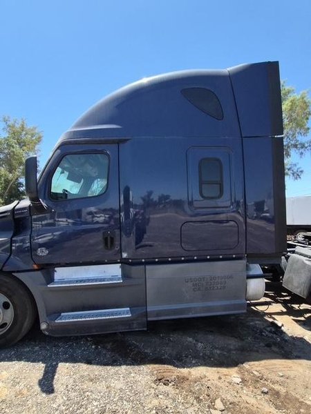 Freightliner Cascadia 126 Sleeper Truck, 2019 – Detroit Diesel, Automatic, Tandem Axle