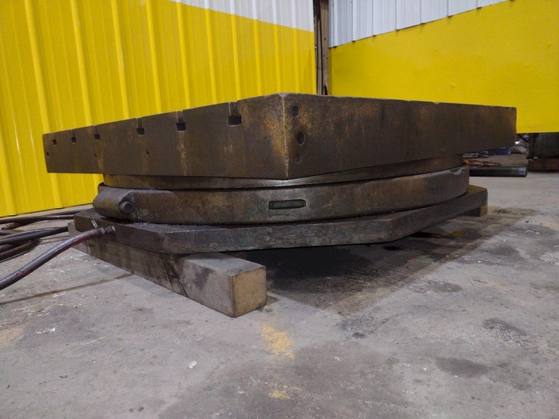 48&quot; X 48&quot; X 27,000 LBS LUCAS PNEUMATIC AIR LIFT ROTARY TABLE: STOCK 19781