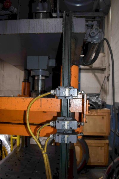 40 Ton HSI Hydraulic 4 Post Down Acting Press, 14" STR, 21" DLO, 48" x 31" BA, Cushion