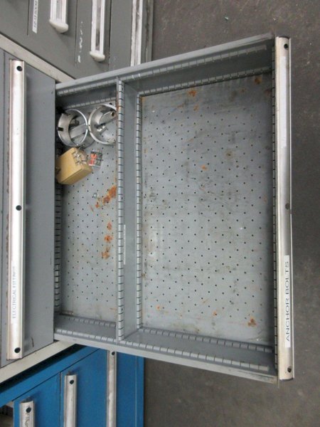 9 Drawer Cabinet with Contents: Fittings, Electrical Components.- Auction Item