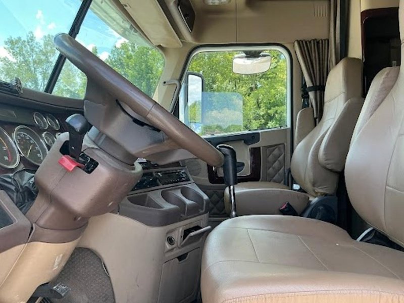 Freightliner Coronado Glider Truck – Detroit Series 60 12.7L, 500HP, 70″ Sleeper, Air Ride, 2017