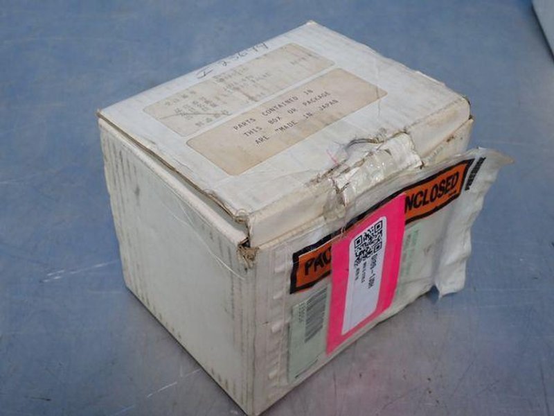 MOOG SERVO VALVE  -  J076-019