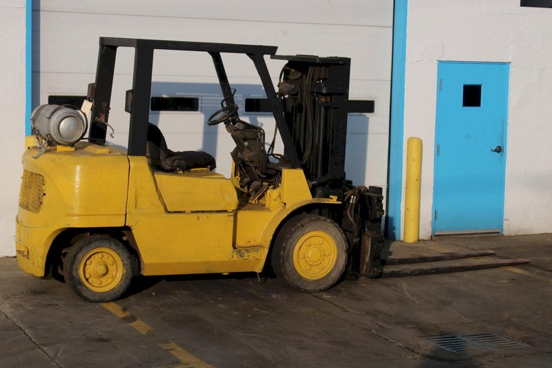 8000 LBS CATERPILLAR PROPANE FORKLIFT: STOCK #75938