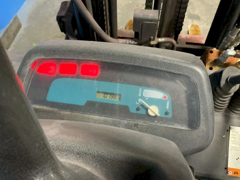 TOYOTA 4500 LBS PROPANE FORKLIFT  -  7FGCU25